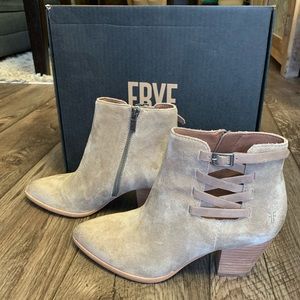 🆕 FRYE | Women Reed Strappy Suede Bootie